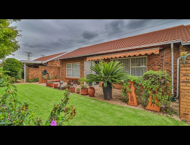 2 BEDROOM SIMPLEX FOR SALE IN EDENVALE CENTRAL